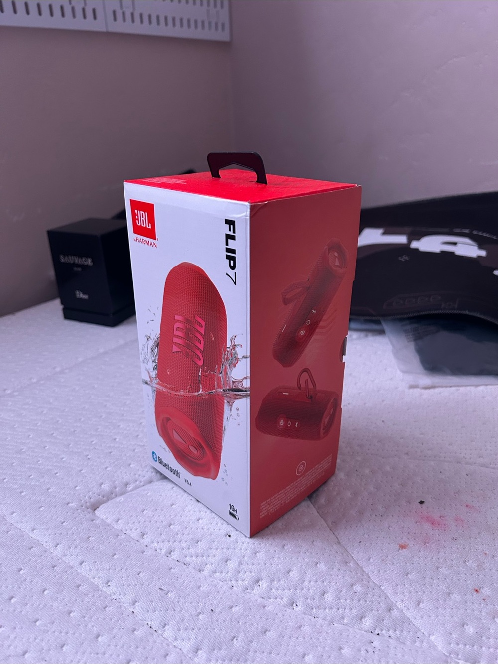 Harman Portable Speaker Packaging - Black and White